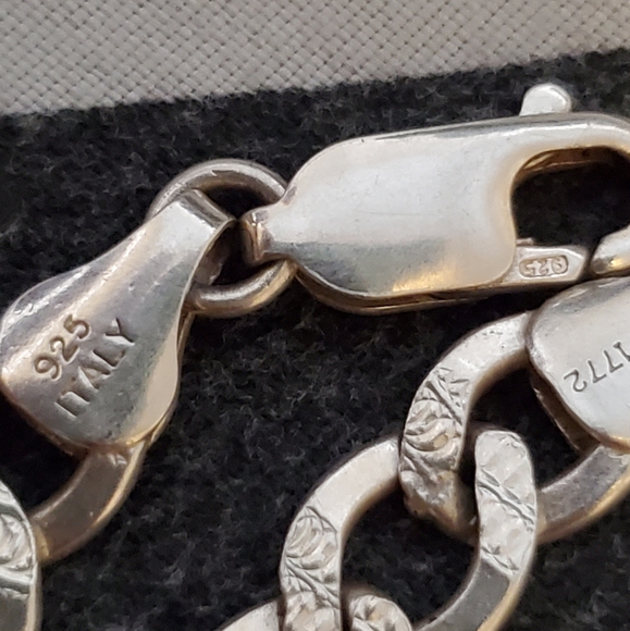 22" diamond cut Cuban curb chain - Picture 3 of 3